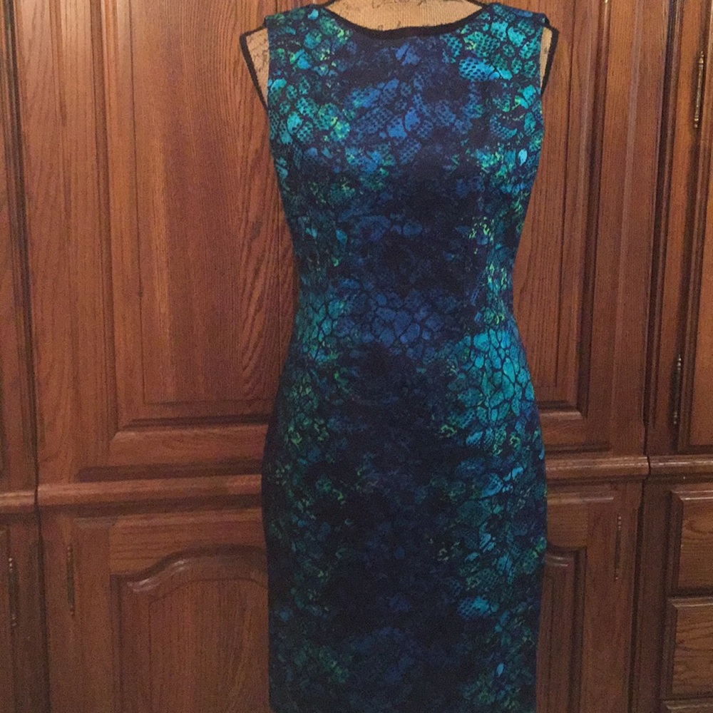 T Tahari Mermaid Print Sheath Dress Size 8